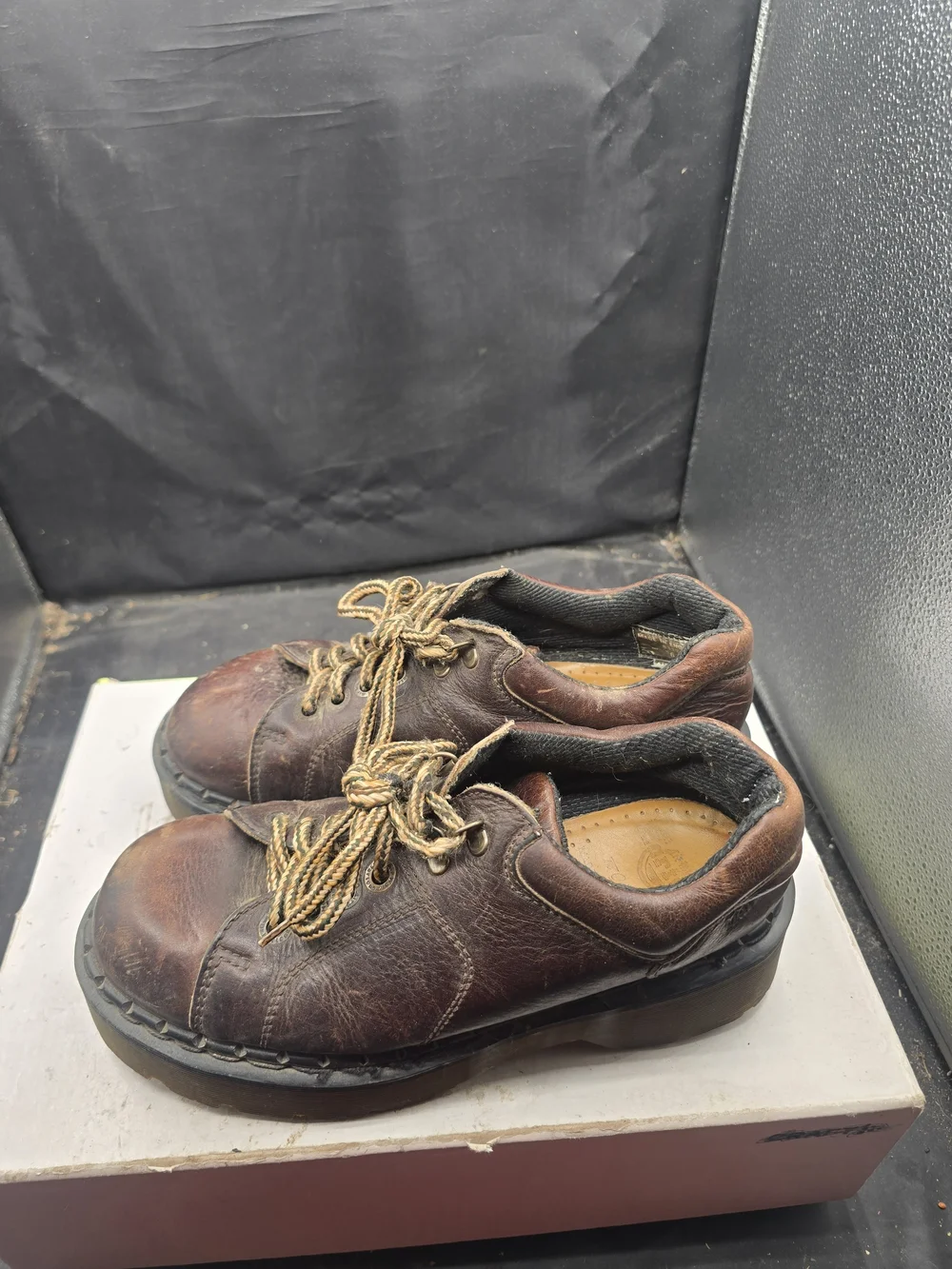 Dr.‎ Martens Men's Dark Brown Leather Chukka Boots